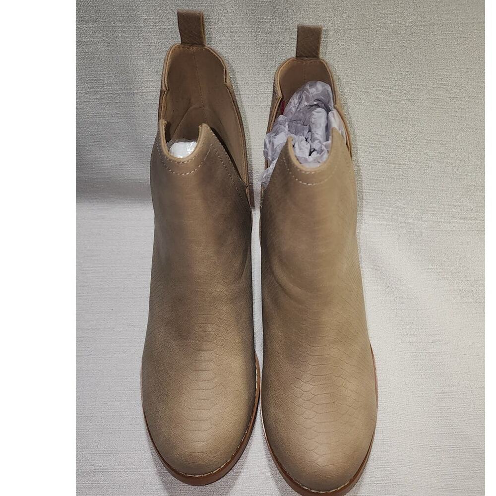 women's size 9 boots unknown brand